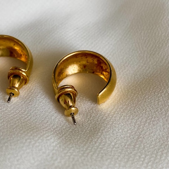 VTG Gold Small Wide Hoop Earrings - Picture 7 of 7